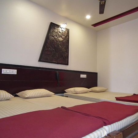 Galaxy Lodge Chikmagalur Bagian luar foto