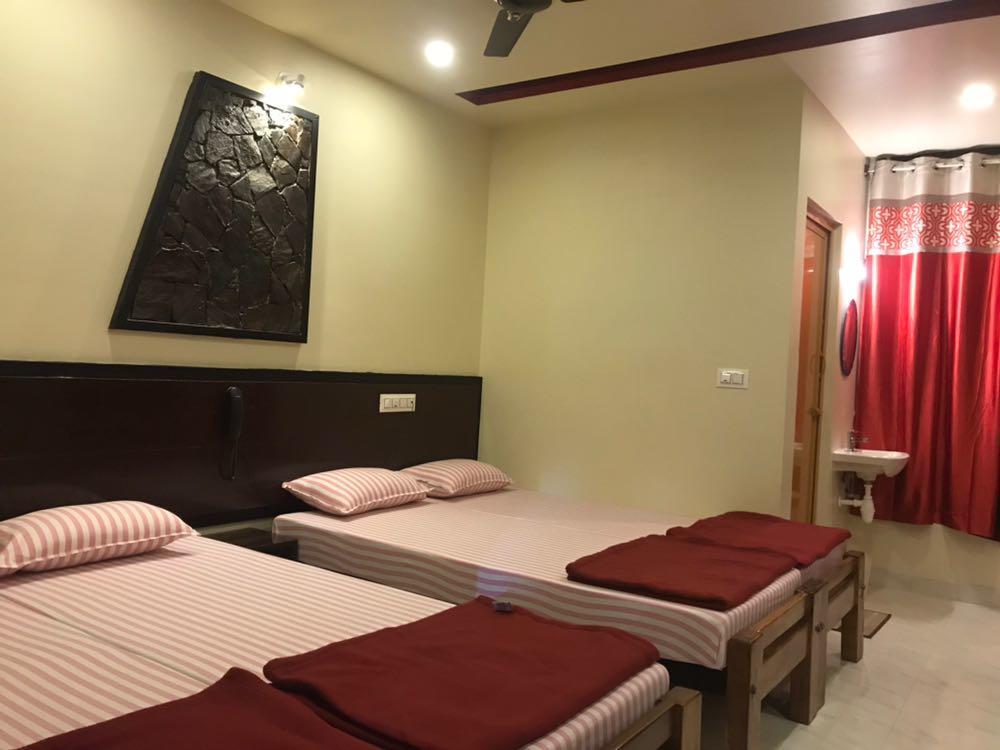 Galaxy Lodge Chikmagalur Bagian luar foto