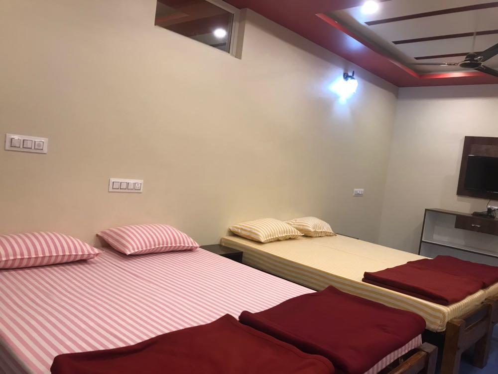 Galaxy Lodge Chikmagalur Bagian luar foto