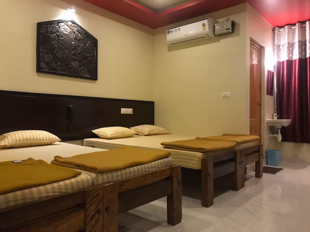 Galaxy Lodge Chikmagalur Bagian luar foto