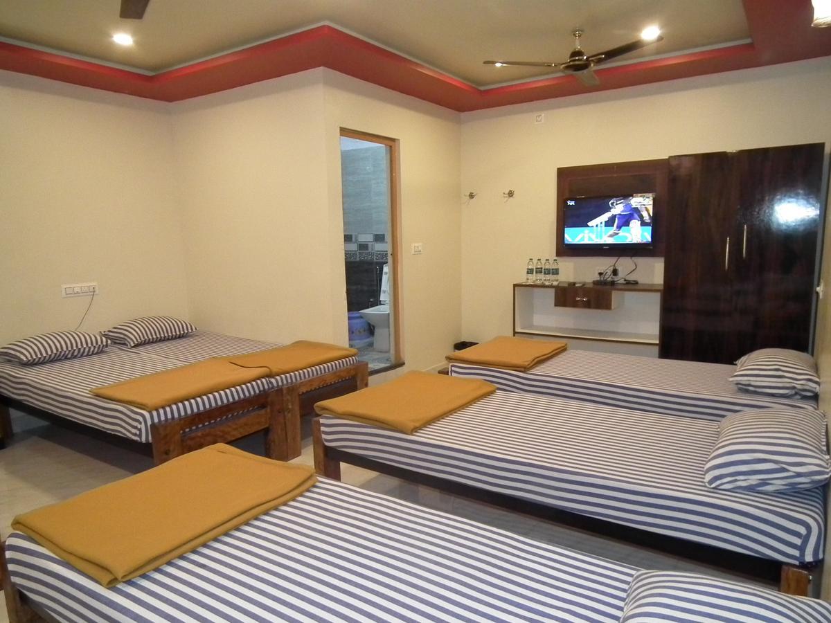 Galaxy Lodge Chikmagalur Bagian luar foto