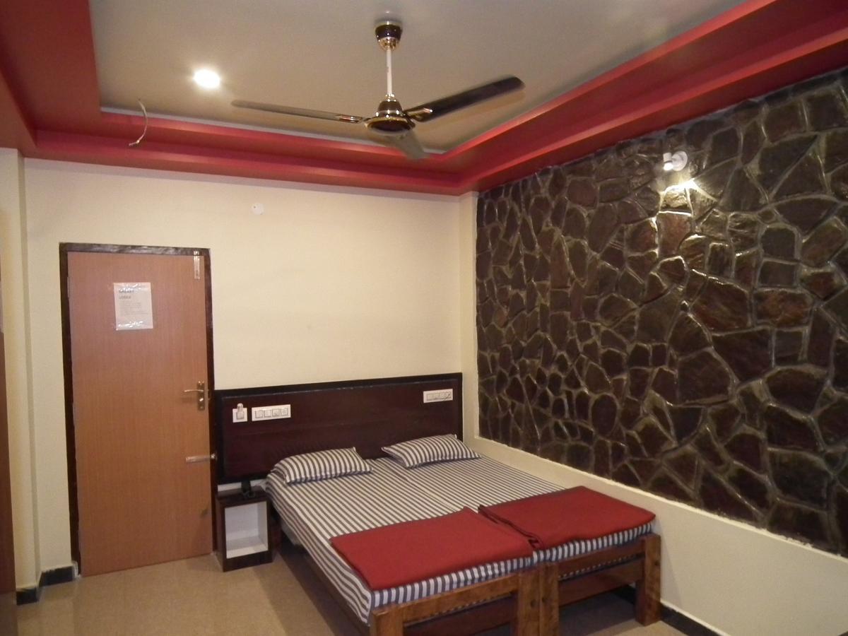Galaxy Lodge Chikmagalur Bagian luar foto